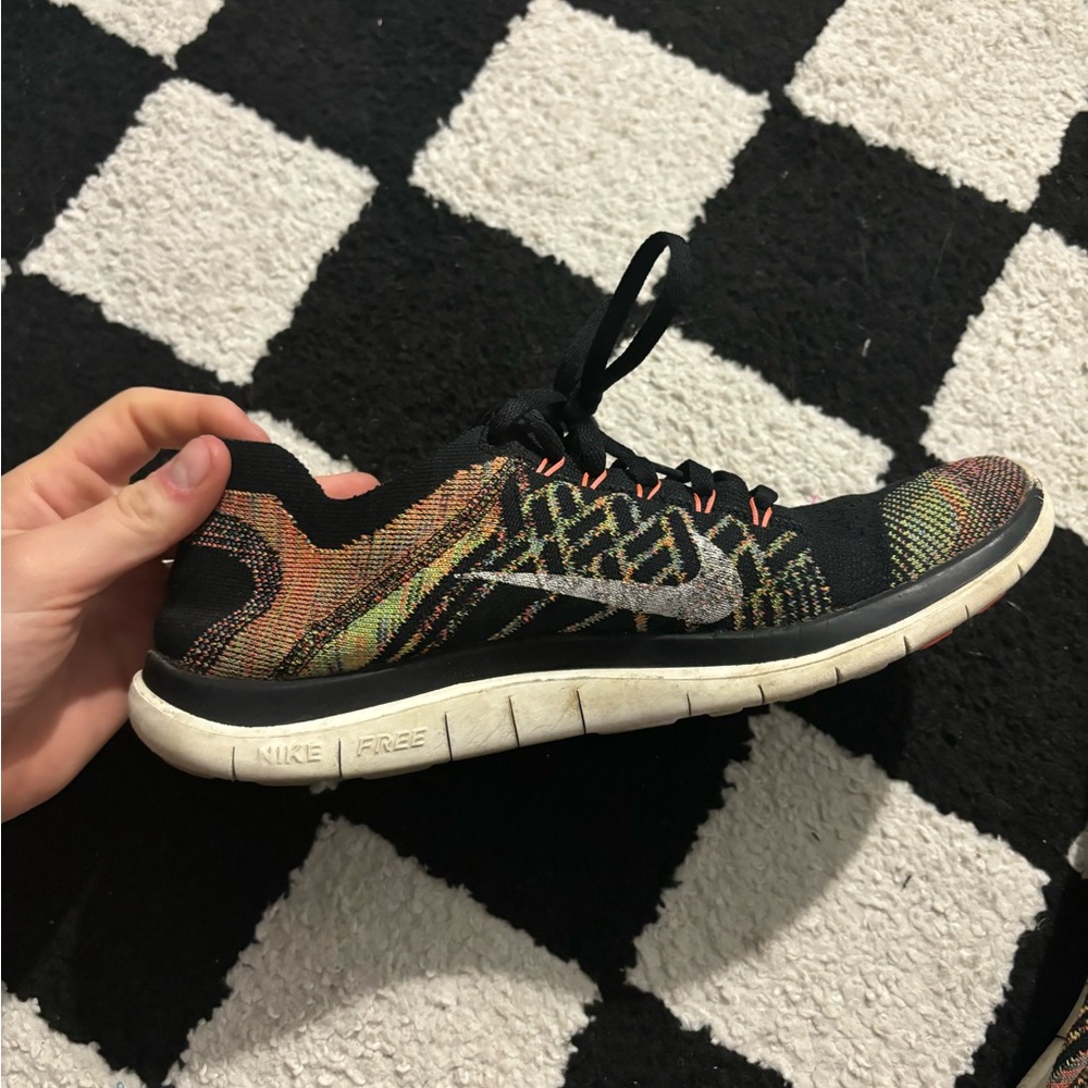 nike knit shoes